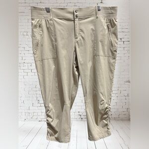 Reel Legends Performance Outfitters NWT Women’s Size XL Plaza Taupe.